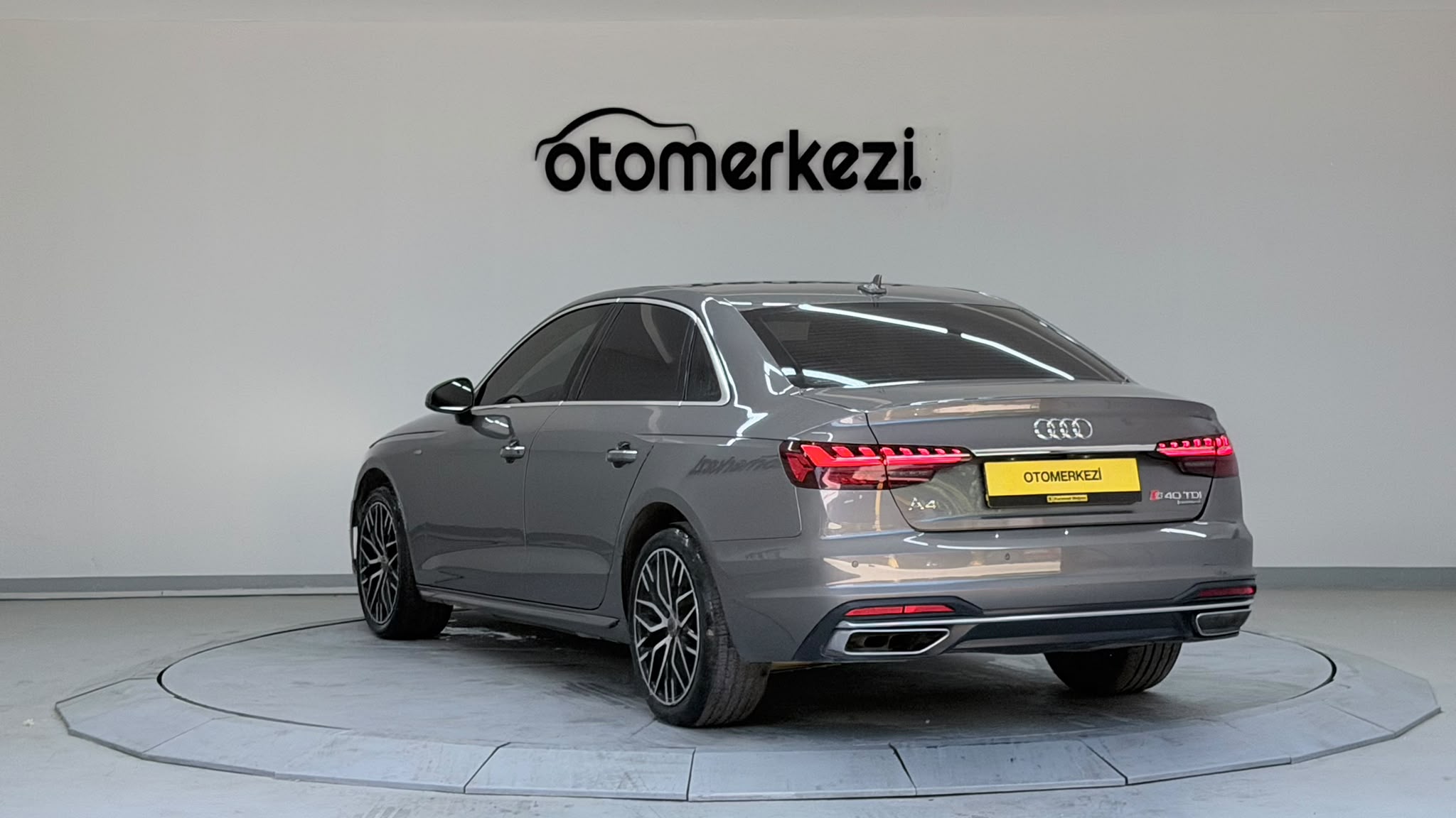 AUDI A4 25